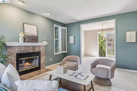 Living - 3265 Hertlein Pl, Castro Valley, CA 94546 photo 5 of 10