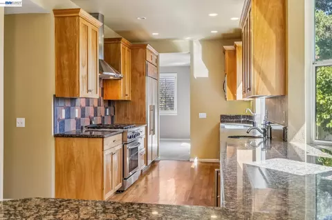 Kitchen - 3265 Hertlein Pl, Castro Valley, CA 94546 photo 7 of 9
