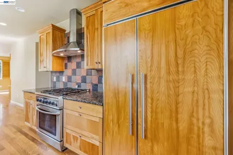 Kitchen - 3265 Hertlein Pl, Castro Valley, CA 94546 photo 2 of 9