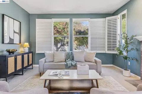 Living - 3265 Hertlein Pl, Castro Valley, CA 94546 photo 3 of 10