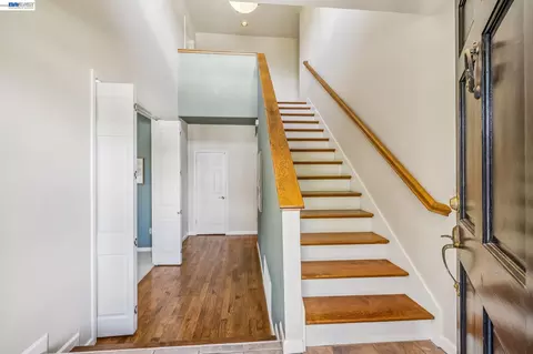 Entry Way - 3265 Hertlein Pl, Castro Valley, CA 94546 photo 1 of 5