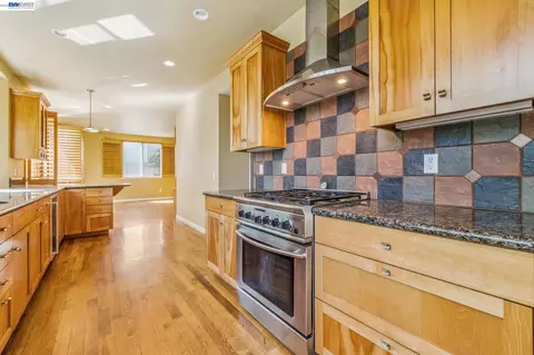 Kitchen - 3265 Hertlein Pl, Castro Valley, CA 94546 photo 3 of 9