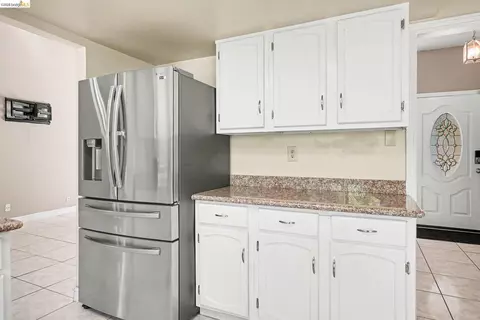 Kitchen - 808 S Gloucester St, Antioch, CA 94509 photo 4 of 4