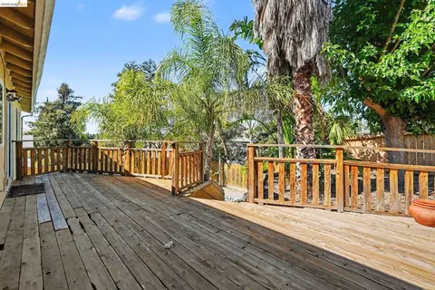 Exterior - 808 S Gloucester St, Antioch, CA 94509 photo 5 of 8