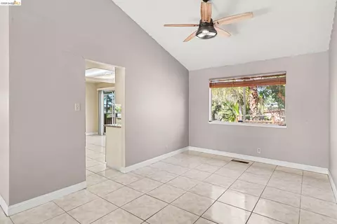 Living - 808 S Gloucester St, Antioch, CA 94509 photo 3 of 8