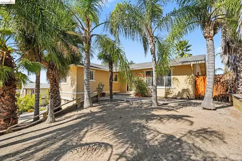 Exterior - 808 S Gloucester St, Antioch, CA 94509 photo 7 of 8
