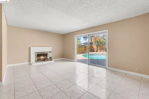 Living - 808 S Gloucester St, Antioch, CA 94509 photo 8 of 8