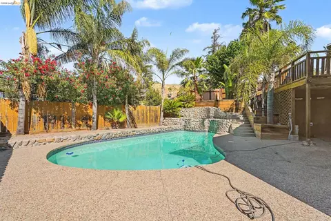 Exterior - 808 S Gloucester St, Antioch, CA 94509 photo 3 of 8