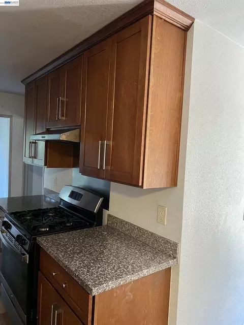 2039 D St, Hayward, CA 94541 photo 3