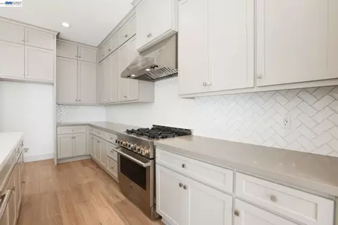 Kitchen - 2302 Sanderling Ave, Marina, CA 93933 photo 1 of 2