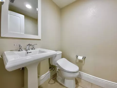 Bath - 69 Pimentel Cir, Milpitas, CA 95035 photo 2 of 5