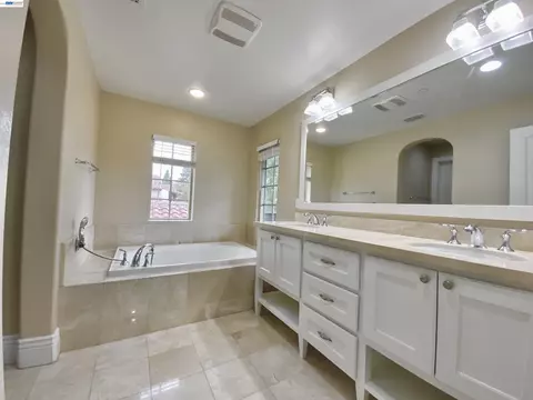 Bath - 69 Pimentel Cir, Milpitas, CA 95035 photo 3 of 5