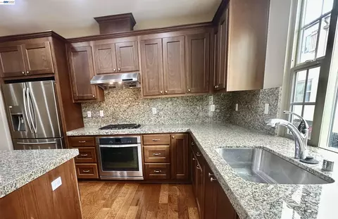 Kitchen - 69 Pimentel Cir, Milpitas, CA 95035 photo 4 of 4