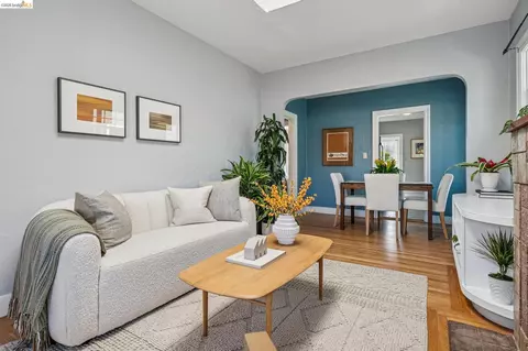 Living - 710 Cornell Ave, Albany, CA 94706 photo 4 of 4
