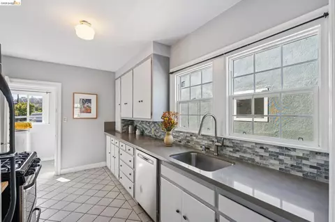 Kitchen - 710 Cornell Ave, Albany, CA 94706 photo 1 of 6