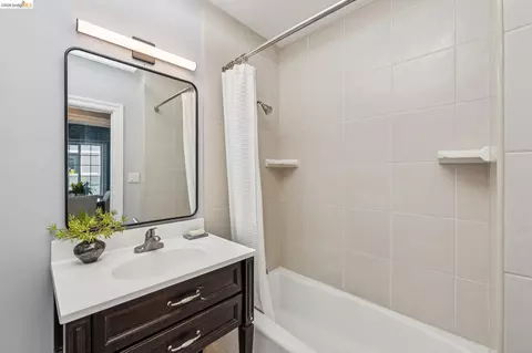 Bath - 710 Cornell Ave, Albany, CA 94706 photo 1 of 2