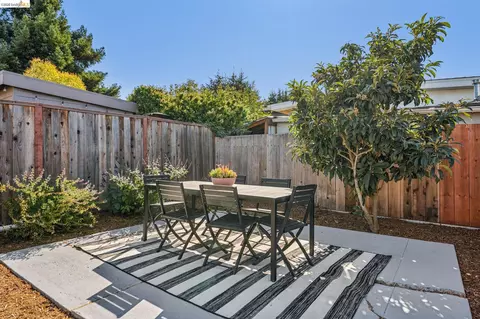Exterior - 710 Cornell Ave, Albany, CA 94706 photo 7 of 13