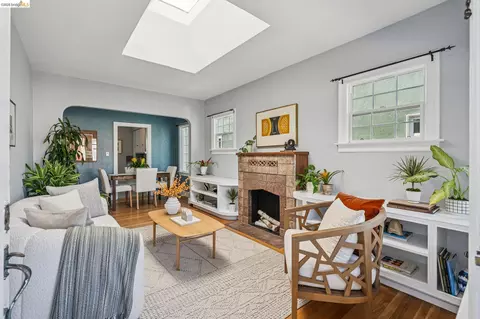 Living - 710 Cornell Ave, Albany, CA 94706 photo 1 of 4