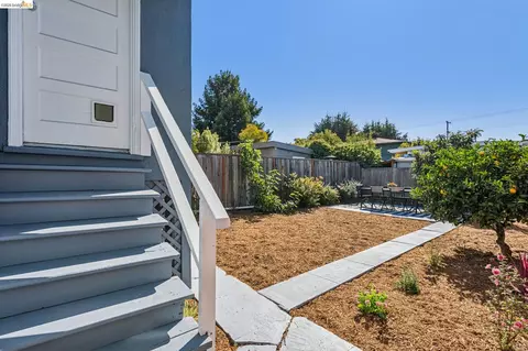 Exterior - 710 Cornell Ave, Albany, CA 94706 photo 3 of 13