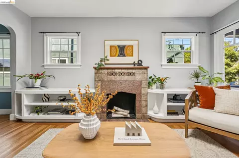 Living - 710 Cornell Ave, Albany, CA 94706 photo 3 of 4