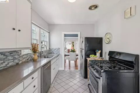 Kitchen - 710 Cornell Ave, Albany, CA 94706 photo 6 of 6
