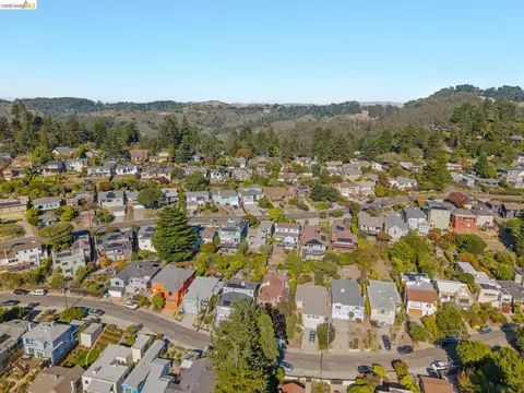 View/Area - 752 Grizzly Peak Blvd, Berkeley, CA 94708 photo 9 of 11