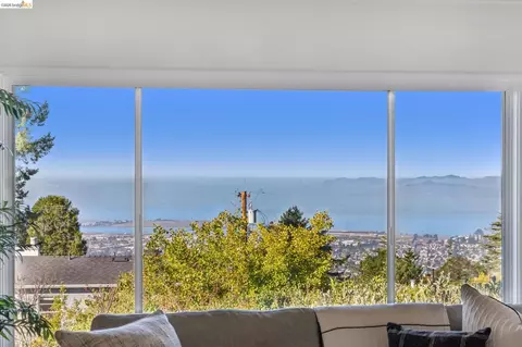 View/Area - 752 Grizzly Peak Blvd, Berkeley, CA 94708 photo 2 of 11