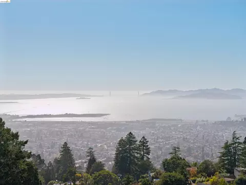 View/Area - 752 Grizzly Peak Blvd, Berkeley, CA 94708 photo 10 of 11