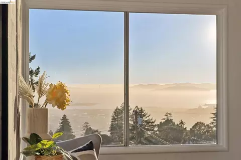 View/Area - 752 Grizzly Peak Blvd, Berkeley, CA 94708 photo 3 of 11