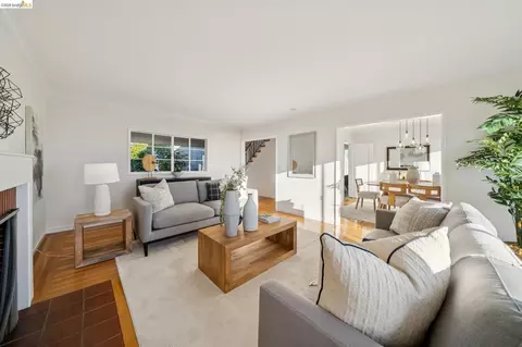 Living - 752 Grizzly Peak Blvd, Berkeley, CA 94708 photo 6 of 6