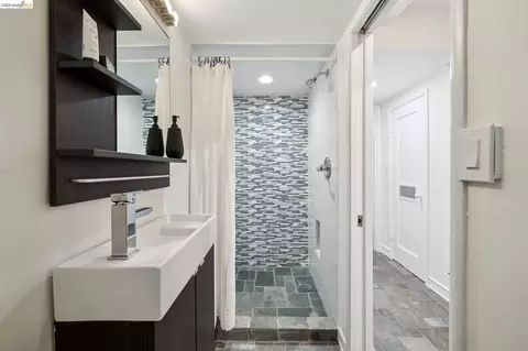 Bath - 752 Grizzly Peak Blvd, Berkeley, CA 94708 photo 4 of 7