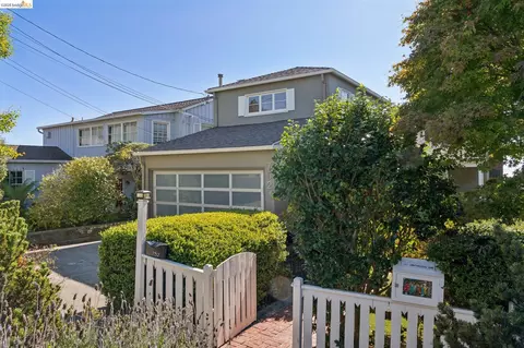 Exterior - 752 Grizzly Peak Blvd, Berkeley, CA 94708 photo 3 of 19