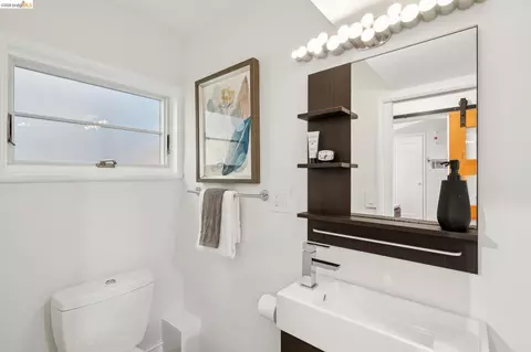 Bath - 752 Grizzly Peak Blvd, Berkeley, CA 94708 photo 3 of 7