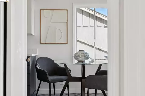 Dining - 752 Grizzly Peak Blvd, Berkeley, CA 94708 photo 7 of 7