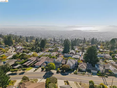 View/Area - 752 Grizzly Peak Blvd, Berkeley, CA 94708 photo 5 of 11