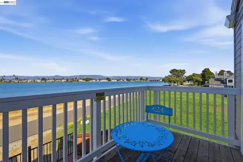 73 Bay Park Ter, Alameda, CA 94502
