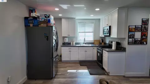 Kitchen - 201 Navone St, Vallejo, CA 94591 photo 2 of 2