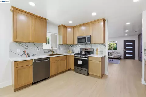 Kitchen - 1913 W Middlefield Rd, Mountain View, CA 94043 photo 4 of 4