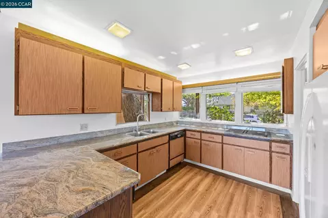Kitchen - 3822 Quail Ridge Rd, Lafayette, CA 94549 photo 2 of 4