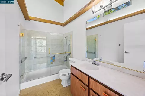 Bath - 3822 Quail Ridge Rd, Lafayette, CA 94549 photo 2 of 6