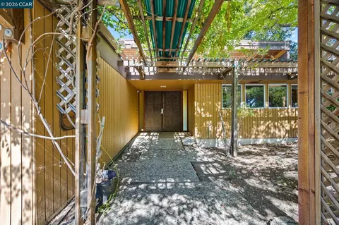 Exterior - 3822 Quail Ridge Rd, Lafayette, CA 94549 photo 3 of 6