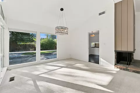 Living - 11 Ray Ct, Alamo, CA 94507 photo 4 of 11