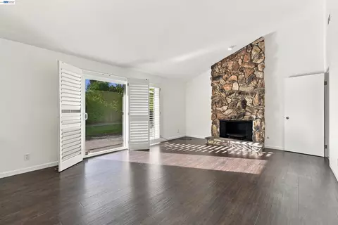 Living - 11 Ray Ct, Alamo, CA 94507 photo 7 of 11