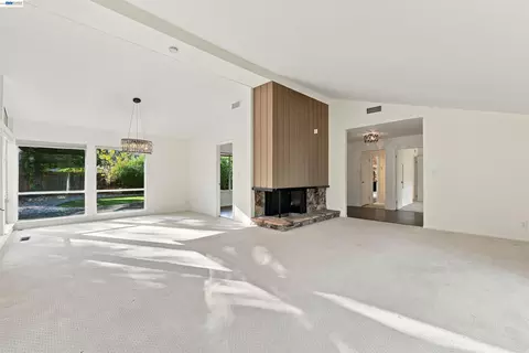 Living - 11 Ray Ct, Alamo, CA 94507 photo 2 of 11