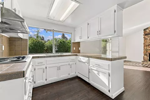 Kitchen - 11 Ray Ct, Alamo, CA 94507 photo 1 of 4