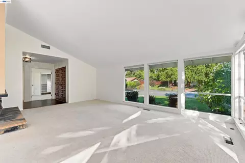 Living - 11 Ray Ct, Alamo, CA 94507 photo 3 of 11