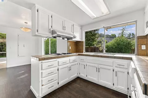 Kitchen - 11 Ray Ct, Alamo, CA 94507 photo 2 of 4