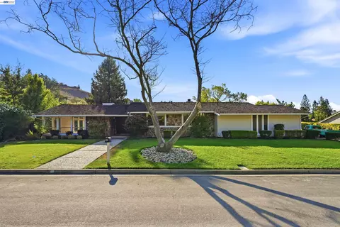 11 Ray Ct, Alamo, CA 94507