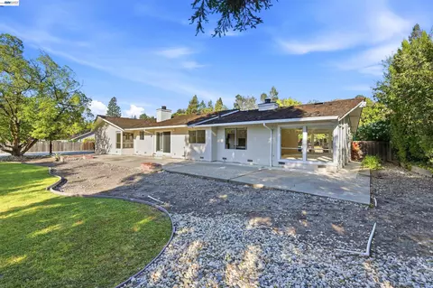 Exterior - 11 Ray Ct, Alamo, CA 94507 photo 11 of 13