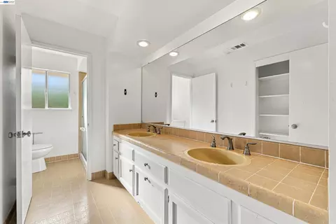 Bath - 11 Ray Ct, Alamo, CA 94507 photo 1 of 4